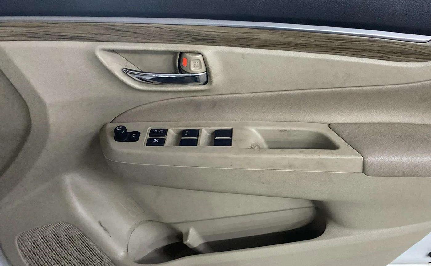 2020 Maruti Ciaz ALPHA 1.5 SHVS PETROL, Petrol, Manual, 55,345 km, Driver Side Door Panels Control