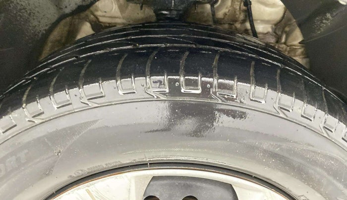 2021 Mahindra XUV300 W6 1.5 Diesel, Diesel, Manual, 95,221 km, Right Front Tyre Tread
