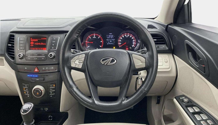 2021 Mahindra XUV300 W6 1.5 Diesel, Diesel, Manual, 95,221 km, Steering Wheel Close Up