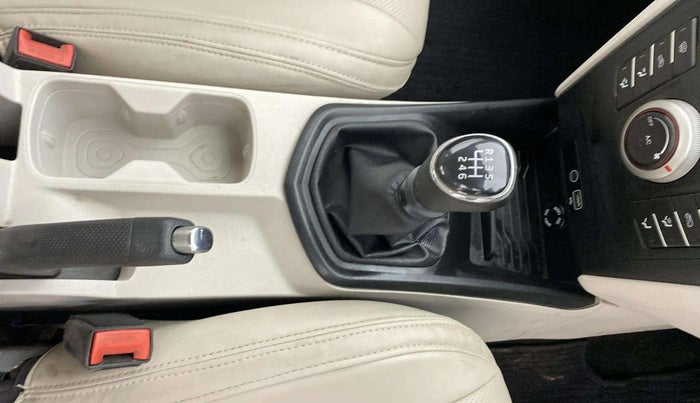 2021 Mahindra XUV300 W6 1.5 Diesel, Diesel, Manual, 95,221 km, Gear Lever