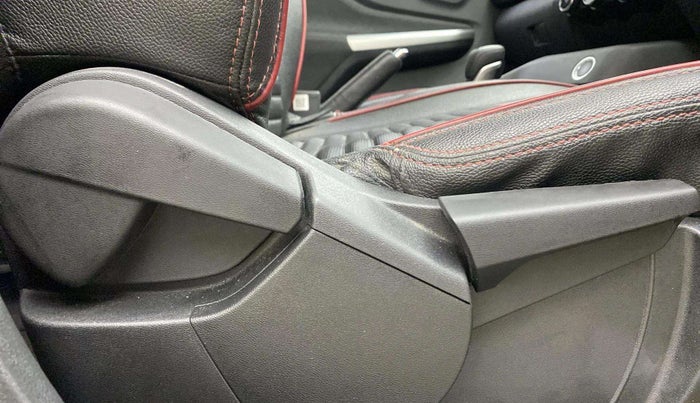 2023 Nissan MAGNITE XV PREMIUM TURBO (O) CVT, Petrol, Automatic, 25,109 km, Driver Side Adjustment Panel