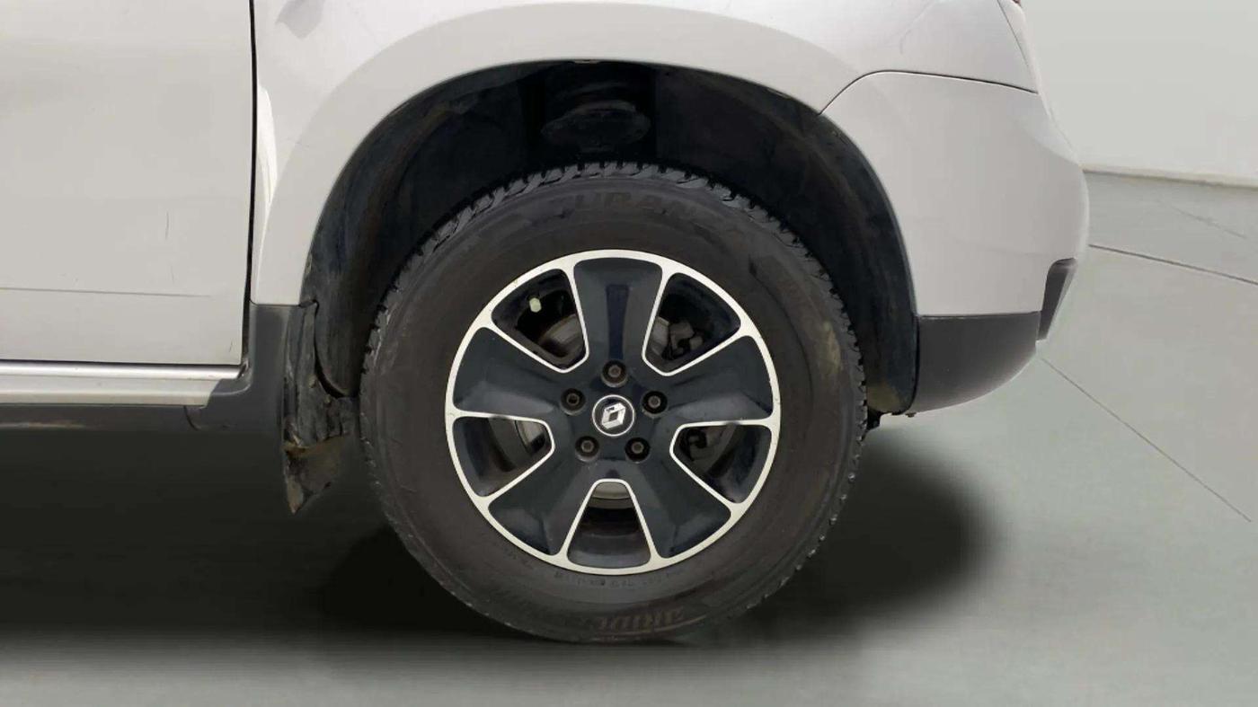 2017 Renault Duster 110 PS RXZ DIESEL, Diesel, Manual, 72,361 km, Right Front Wheel