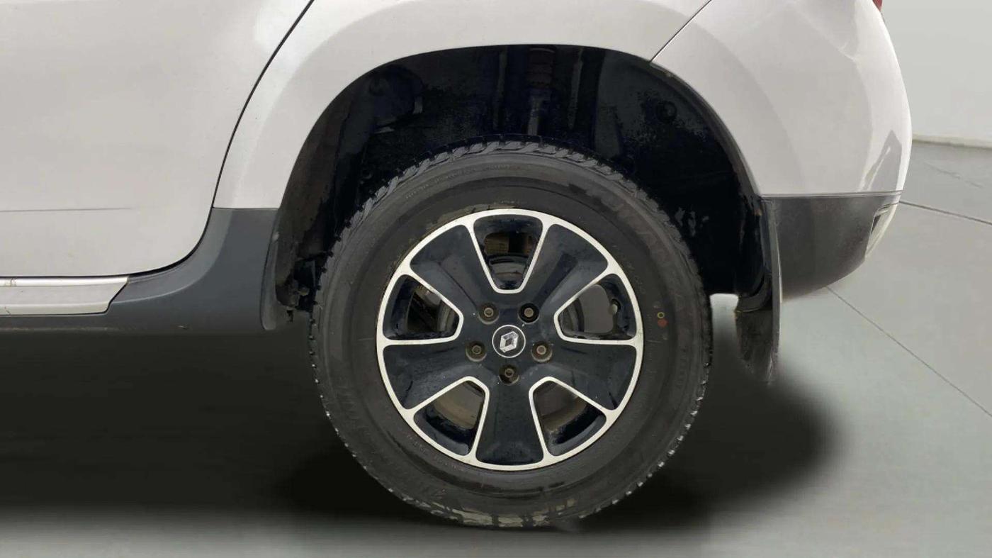 2017 Renault Duster 110 PS RXZ DIESEL, Diesel, Manual, 72,361 km, Left Rear Wheel