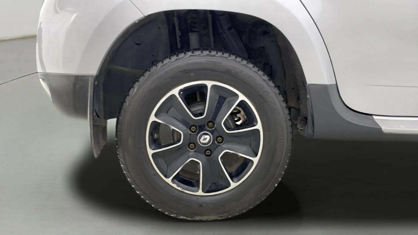 2017 Renault Duster 110 PS RXZ DIESEL, Diesel, Manual, 72,361 km, Right Rear Wheel