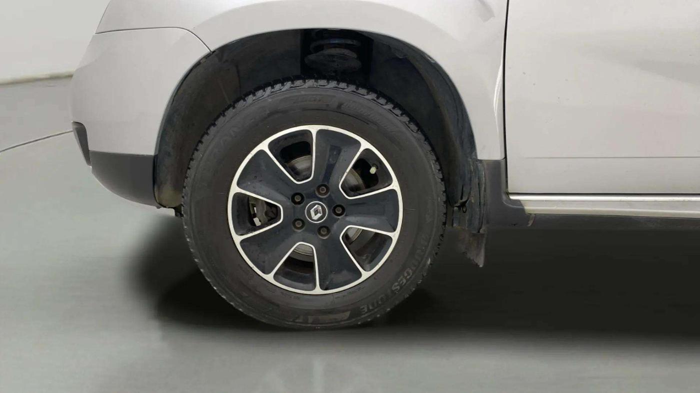 2017 Renault Duster 110 PS RXZ DIESEL, Diesel, Manual, 72,361 km, Left Front Wheel