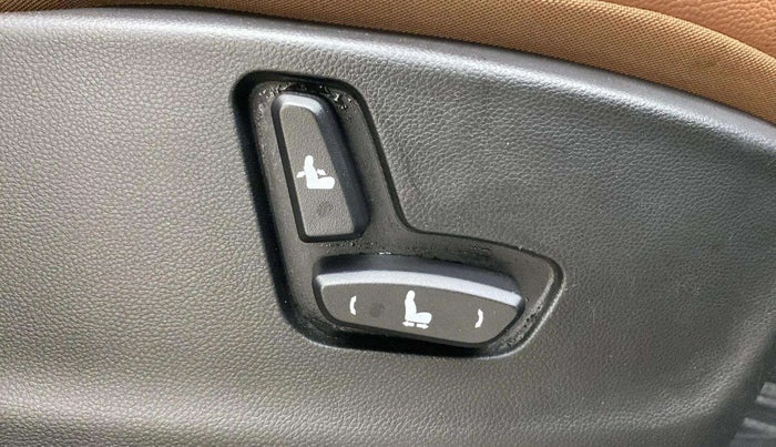 2020 MG HECTOR PLUS SHARP 1.5 PETROL TURBO DCT 6-STR, Petrol, Automatic, 44,954 km, Driver Side Adjustment Panel