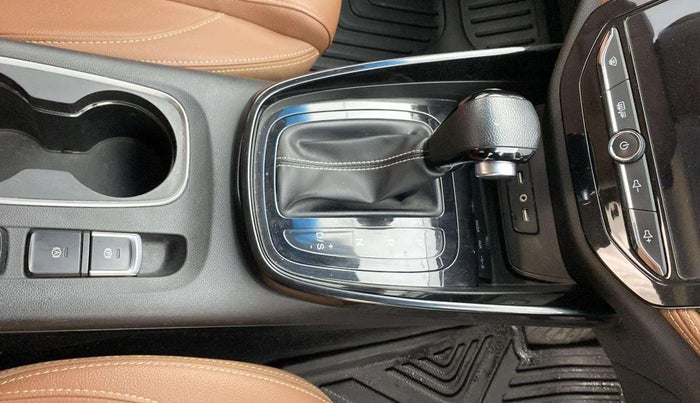 2020 MG HECTOR PLUS SHARP 1.5 PETROL TURBO DCT 6-STR, Petrol, Automatic, 44,954 km, Gear Lever