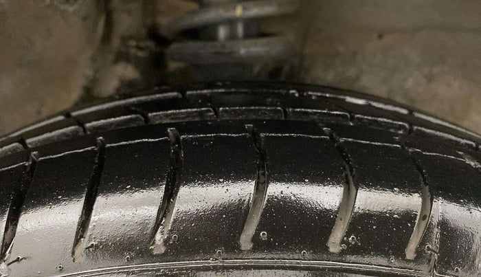 2017 Maruti Alto 800 LXI, CNG, Manual, 95,923 km, Right Front Tyre Tread