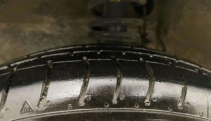 2017 Maruti Alto 800 LXI, CNG, Manual, 95,923 km, Left Front Tyre Tread