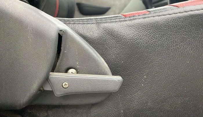 2017 Maruti Alto 800 LXI, CNG, Manual, 95,923 km, Driver Side Adjustment Panel