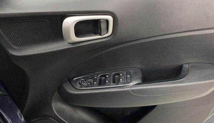 2019 Hyundai VENUE SX 1.0 TURBO, Petrol, Manual, 67,264 km, Driver Side Door Panels Control