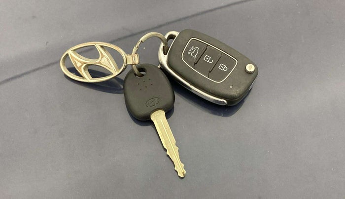 2019 Hyundai VENUE SX 1.0 TURBO, Petrol, Manual, 67,264 km, Key Close Up