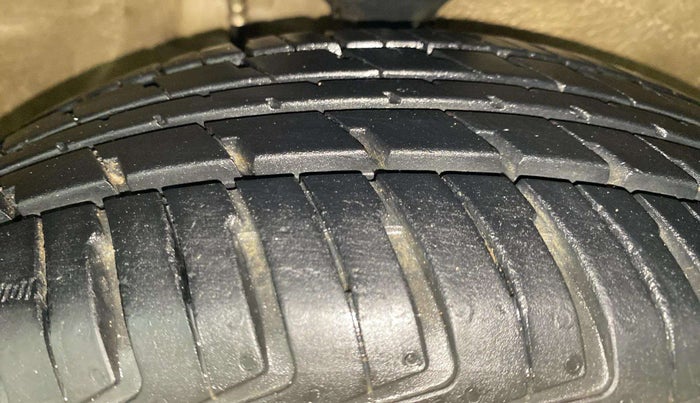 2014 Maruti Alto K10 VXI, Petrol, Manual, 60,292 km, Right Front Tyre Tread