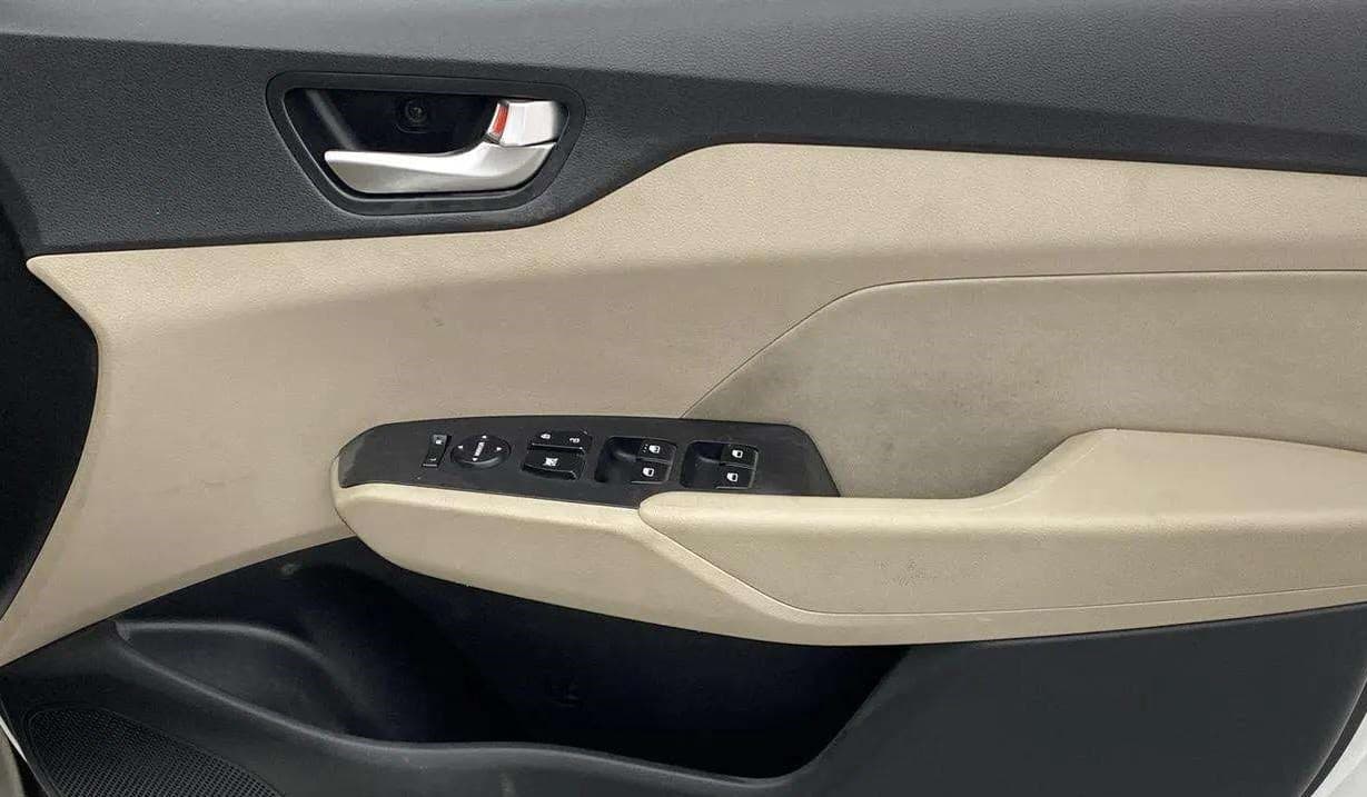 2020 Hyundai Verna S PLUS 1.5 CRDI, Diesel, Manual, 78,688 km, Driver Side Door Panels Control