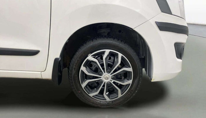 2016 Maruti Wagon R 1.0 VXI, Petrol, Manual, 10,678 km, Right Front Wheel