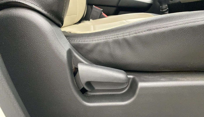 2016 Maruti Wagon R 1.0 VXI, Petrol, Manual, 10,678 km, Driver Side Adjustment Panel