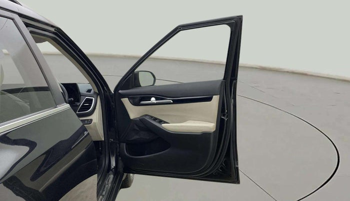 2020 KIA SELTOS HTX 1.5 PETROL, Petrol, Manual, 28,680 km, RHS Front Door