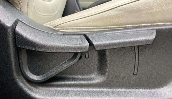 2020 KIA SELTOS HTX 1.5 PETROL, Petrol, Manual, 28,680 km, Driver Side Adjustment Panel