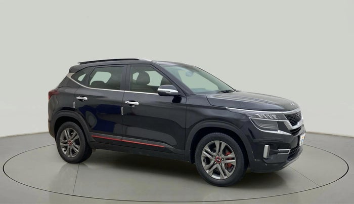 2020 KIA SELTOS HTX 1.5 PETROL, Petrol, Manual, 28,680 km, Right Front Diagonal