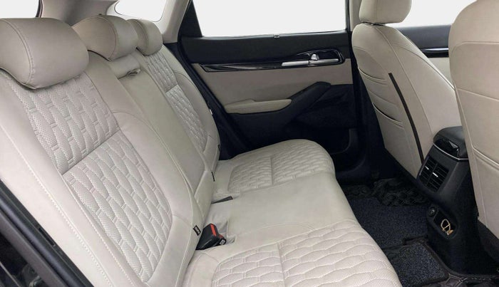 2020 KIA SELTOS HTX 1.5 PETROL, Petrol, Manual, 28,680 km, Right Side Rear Door Cabin