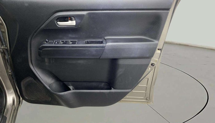 2020 Maruti New Wagon-R VXI 1.0, Petrol, Manual, 28,844 km, Driver Side Door Panels Control