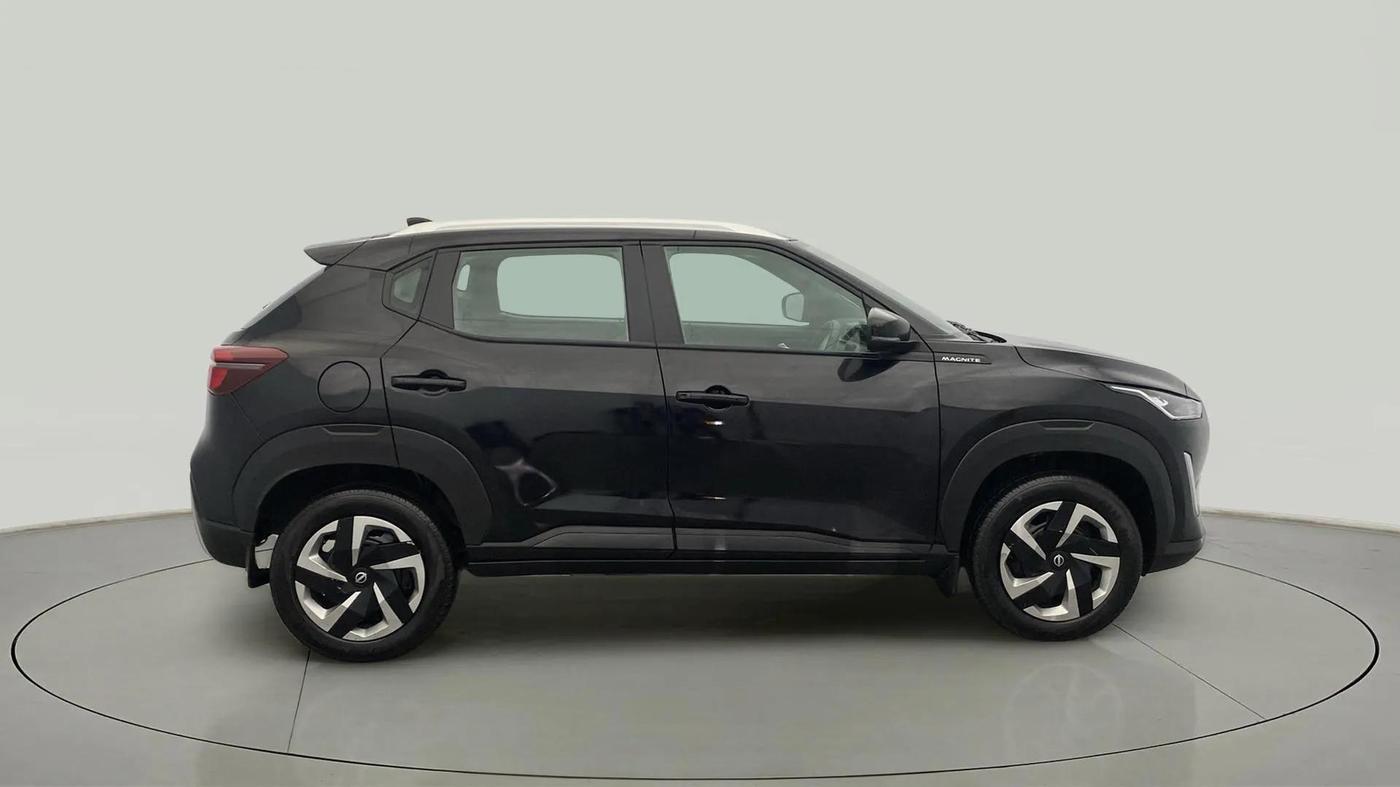 2023 Nissan MAGNITE XL, Petrol, Manual, 16,972 km, Right Side View