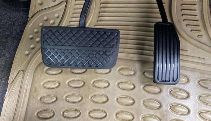 2018 Honda Brio VX AT, Petrol, Automatic, 23,029 km, Pedals