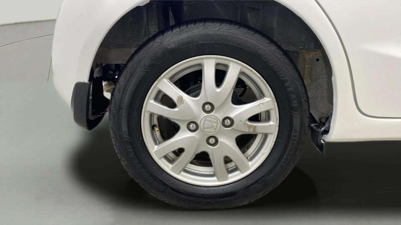 2018 Honda Brio VX AT, Petrol, Automatic, 23,029 km, Right Rear Wheel