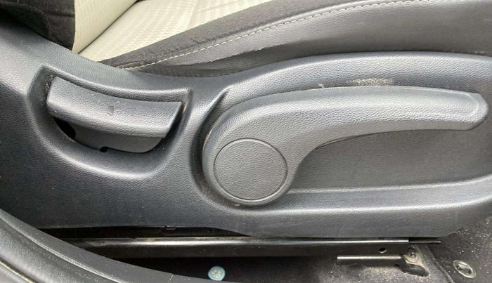 2018 Hyundai Elite i20 ASTA 1.2  CVT, Petrol, Automatic, 36,614 km, Driver Side Adjustment Panel