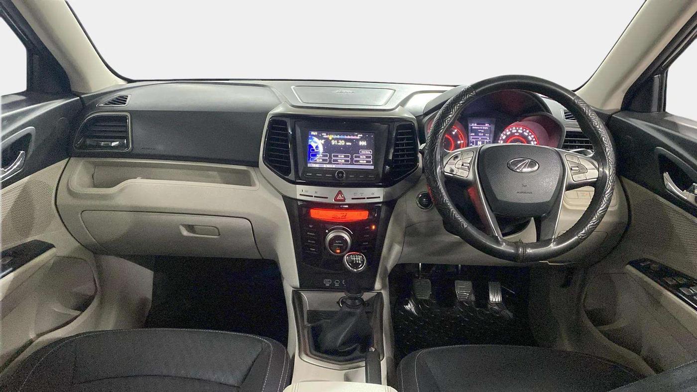 2020 Mahindra XUV300 W8 1.5 DIESEL, Diesel, Manual, 61,541 km, Dashboard