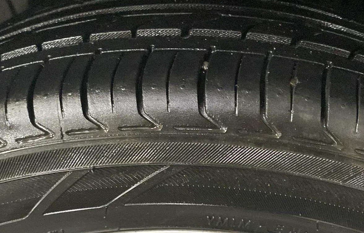 2020 Mahindra XUV300 W8 1.5 DIESEL, Diesel, Manual, 61,541 km, Right Rear Tyre Tread