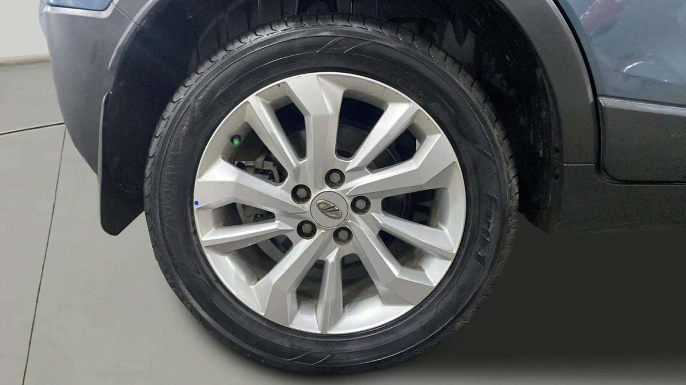 2020 Mahindra XUV300 W8 1.5 DIESEL, Diesel, Manual, 61,541 km, Right Rear Wheel