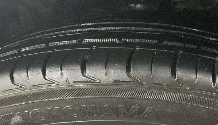 2020 Mahindra XUV300 W8 1.5 DIESEL, Diesel, Manual, 61,541 km, Left Front Tyre Tread