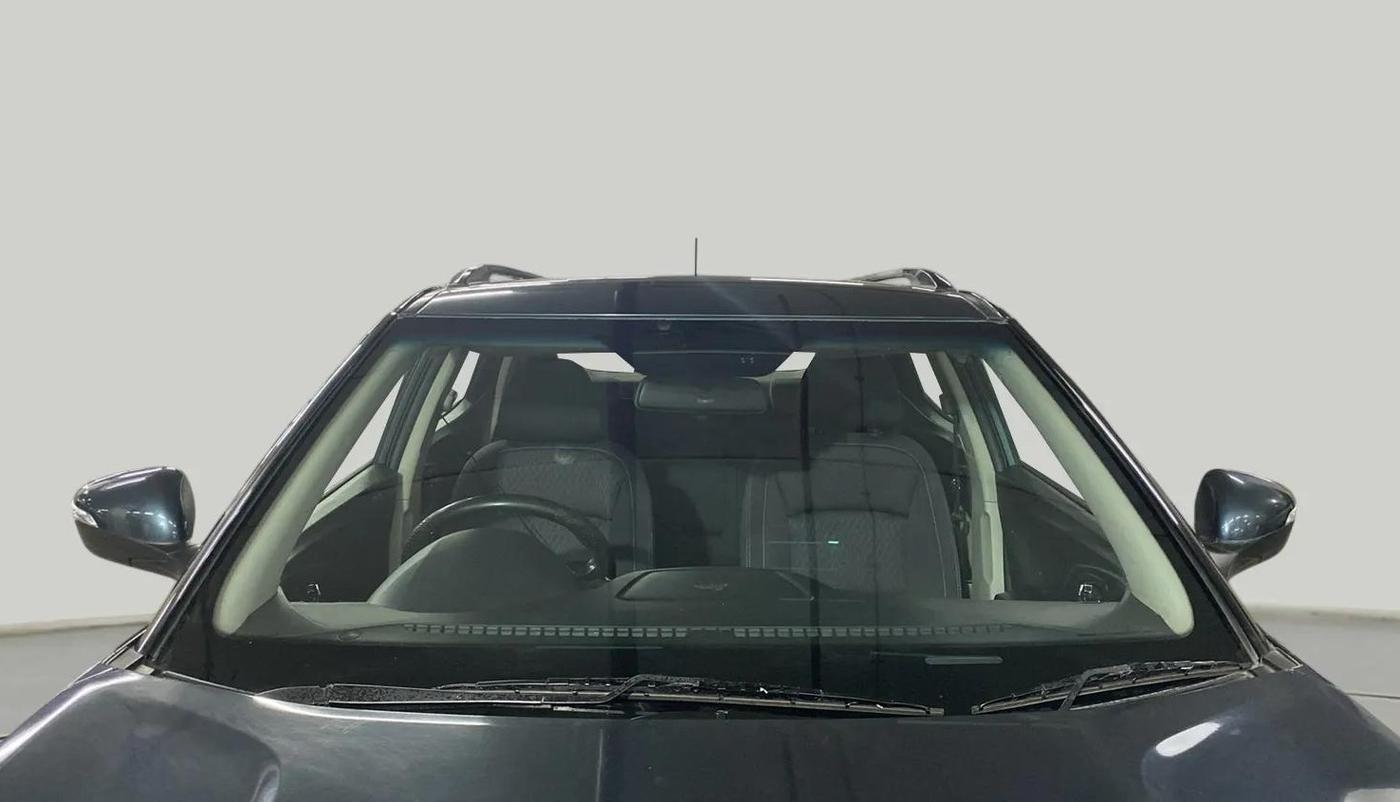 2020 Mahindra XUV300 W8 1.5 DIESEL, Diesel, Manual, 61,541 km, Front Windshield