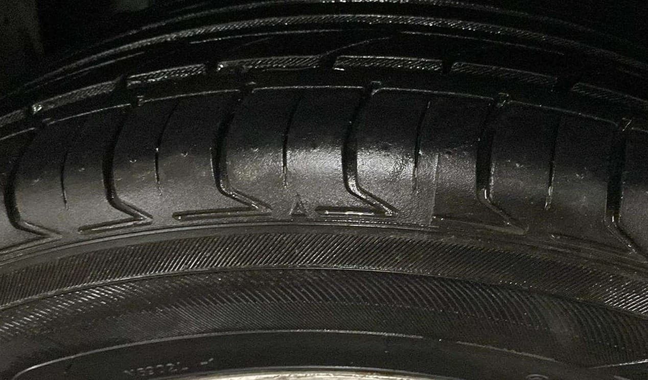 2020 Mahindra XUV300 W8 1.5 DIESEL, Diesel, Manual, 61,541 km, Left Rear Tyre Tread