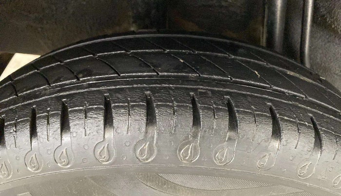 2021 Datsun Redi Go A, Petrol, Manual, 28,301 km, Right Rear Tyre Tread