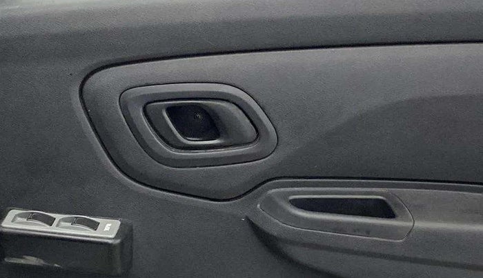 2021 Datsun Redi Go A, Petrol, Manual, 28,301 km, Driver Side Door Panels Control
