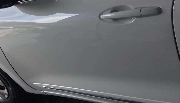 2019 Maruti Swift VXI, Petrol, Manual, 59,061 km, Front passenger door - Paint minor damage