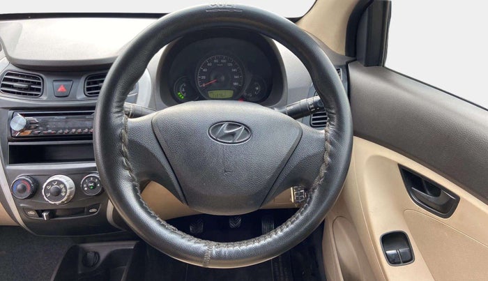 2016 Hyundai Eon ERA +, CNG, Manual, 71,366 km, Steering Wheel Close Up