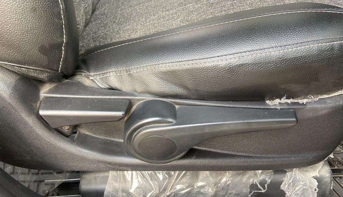 2019 Tata Tiago XZA PETROL, Petrol, Automatic, 33,577 km, Driver Side Adjustment Panel