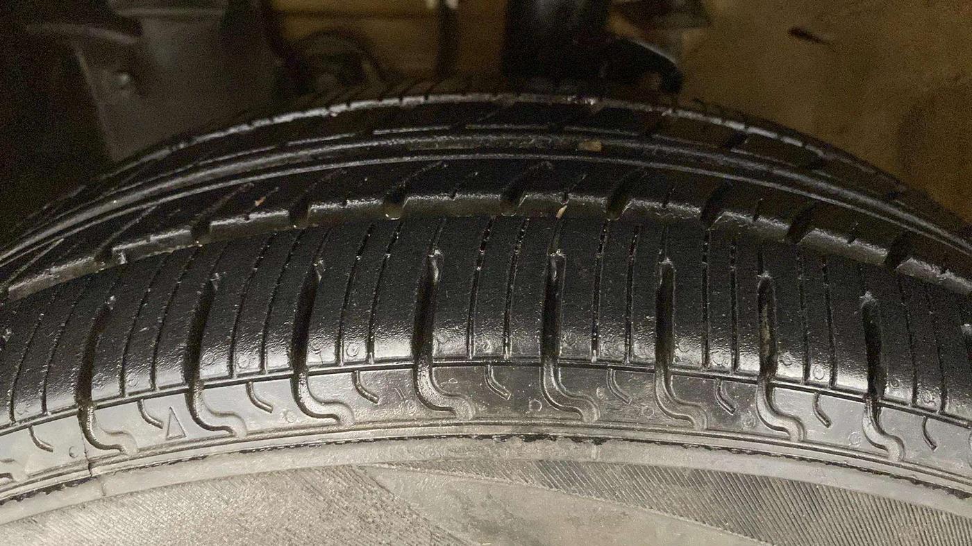 2016 Nissan Micra XL CVT, Petrol, Automatic, 43,850 km, Left Front Tyre Tread