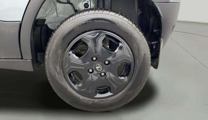 2023 Tata PUNCH ACCOMPLISHED SUNROOF MT, Petrol, Manual, 6,512 km, Left Rear Wheel