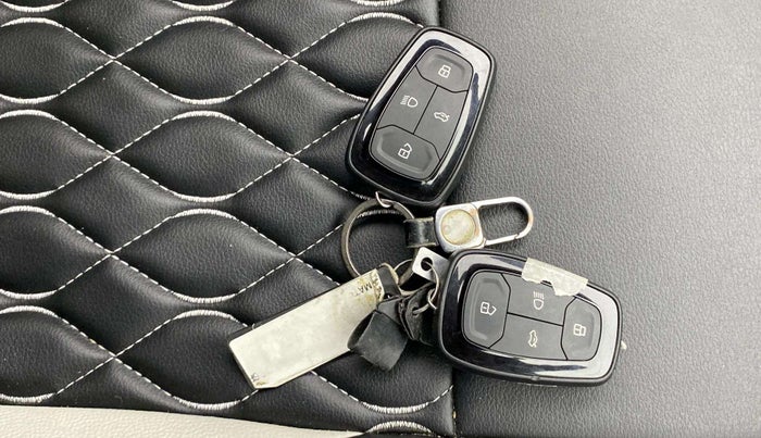 2023 Tata PUNCH ACCOMPLISHED SUNROOF MT, Petrol, Manual, 6,512 km, Key Close Up