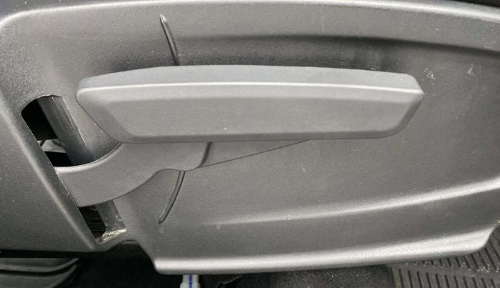 2023 Tata PUNCH ACCOMPLISHED SUNROOF MT, Petrol, Manual, 6,512 km, Driver Side Adjustment Panel