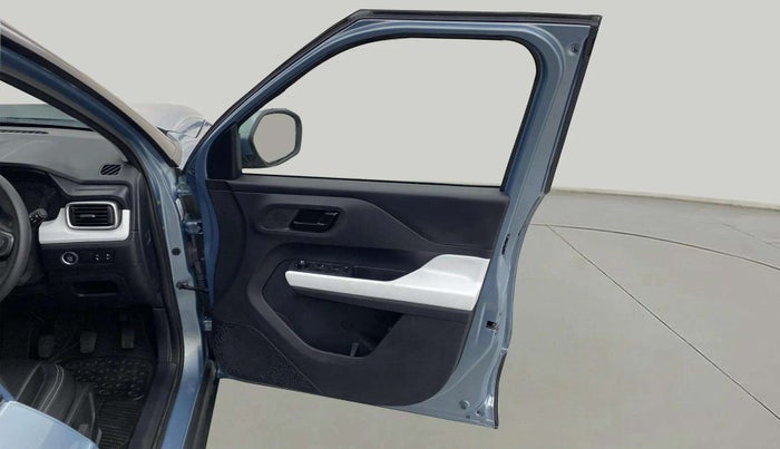 2023 Tata PUNCH ACCOMPLISHED SUNROOF MT, Petrol, Manual, 6,512 km, RHS Front Door