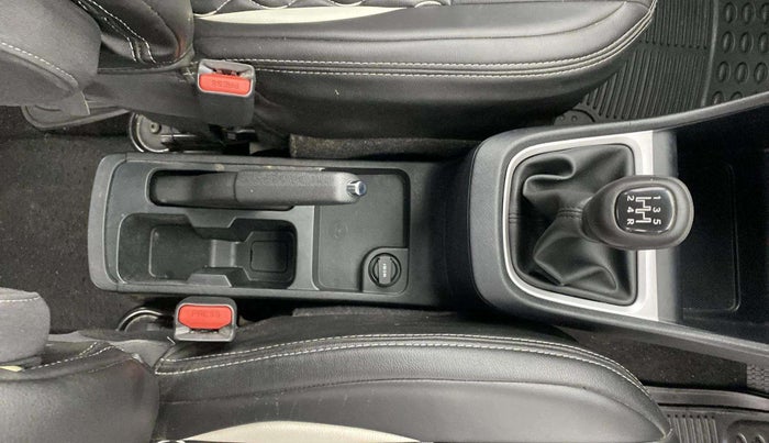 2023 Tata PUNCH ACCOMPLISHED SUNROOF MT, Petrol, Manual, 6,512 km, Gear Lever