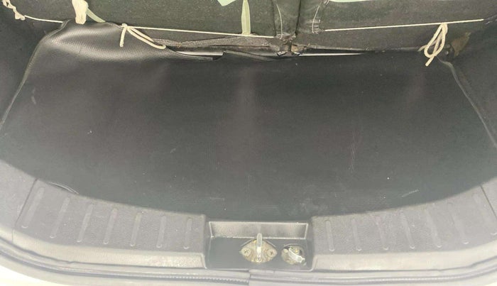 2016 Maruti Wagon R 1.0 VXI, Petrol, Manual, 69,373 km, Boot Inside