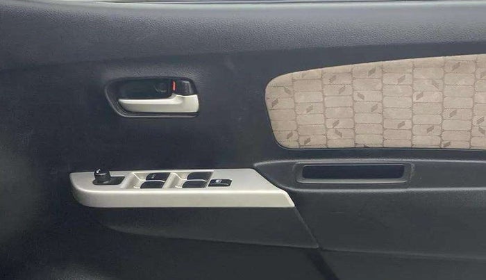 2016 Maruti Wagon R 1.0 VXI, Petrol, Manual, 69,373 km, Driver Side Door Panels Control