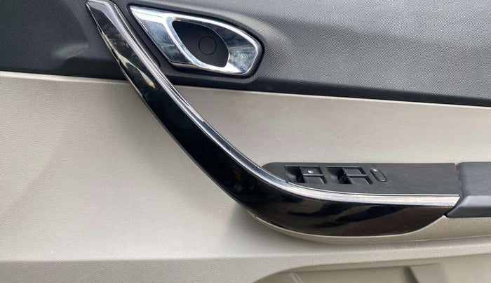 2018 Tata Tiago XZ PETROL, Petrol, Manual, 92,518 km, Driver Side Door Panels Control