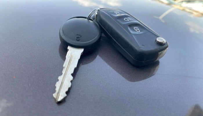 2018 Tata Tiago XZ PETROL, Petrol, Manual, 92,518 km, Key Close Up